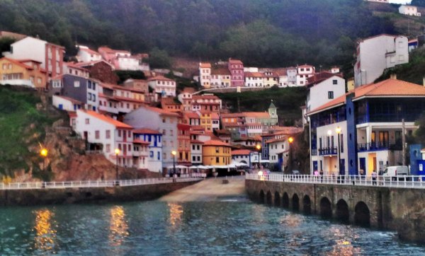Cudillero a tenger felől