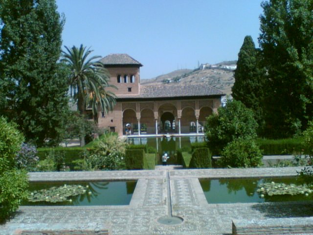 Egy a sok fantasztikus Alhambra-kép közül